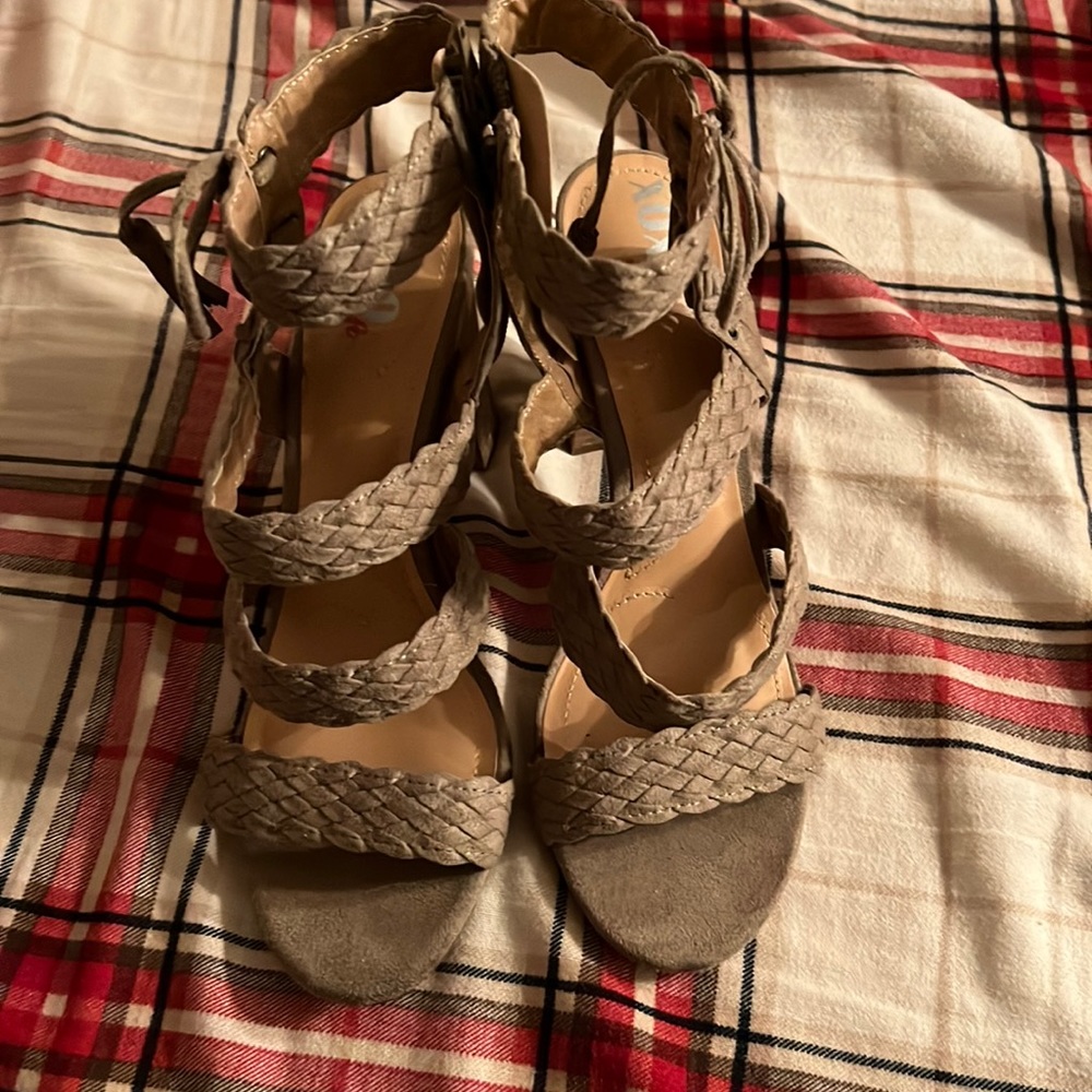 XOXO soft heels. Brown. Size  8.5